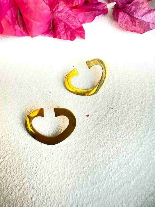 BELLE STUD image 0