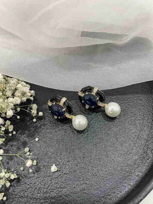 BLACK ENAMEL STUD image 0