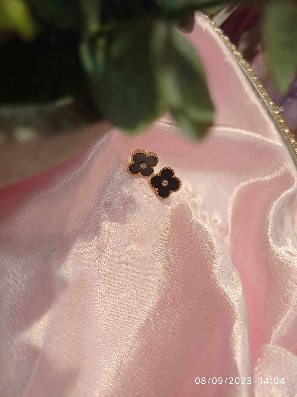 VANCLEEF BLACK STONE STUDS image 0