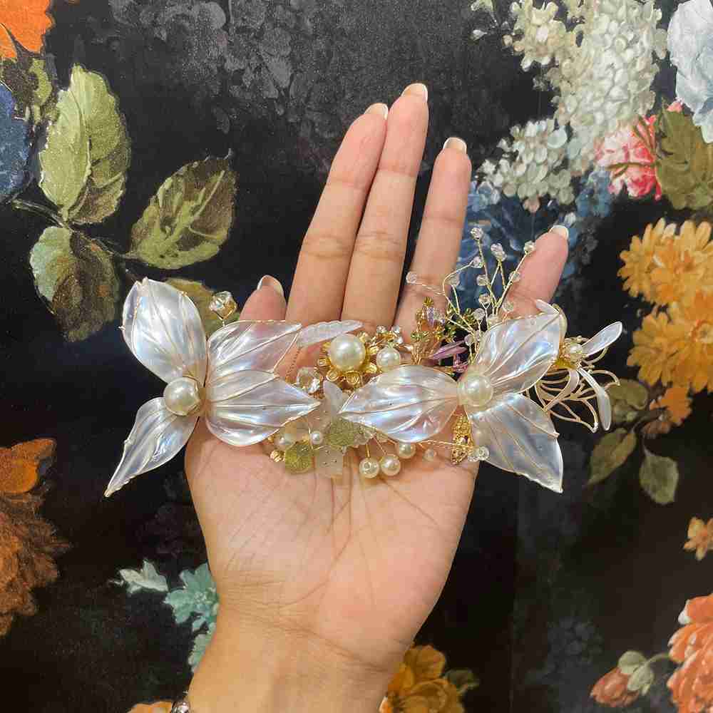 Viola Wreath image 0