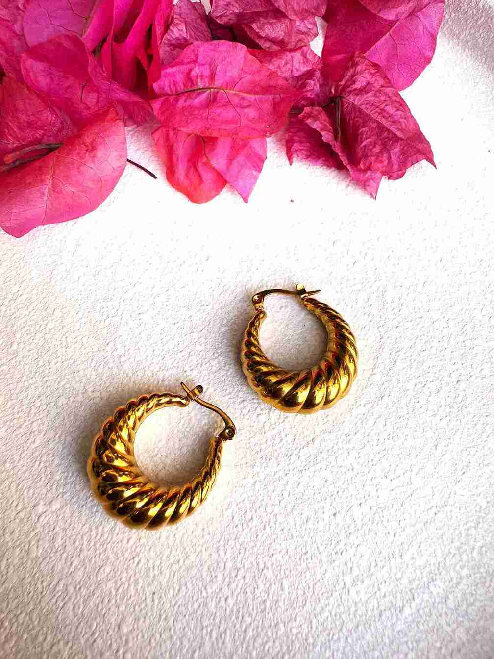 TWISTED HOOP image 0