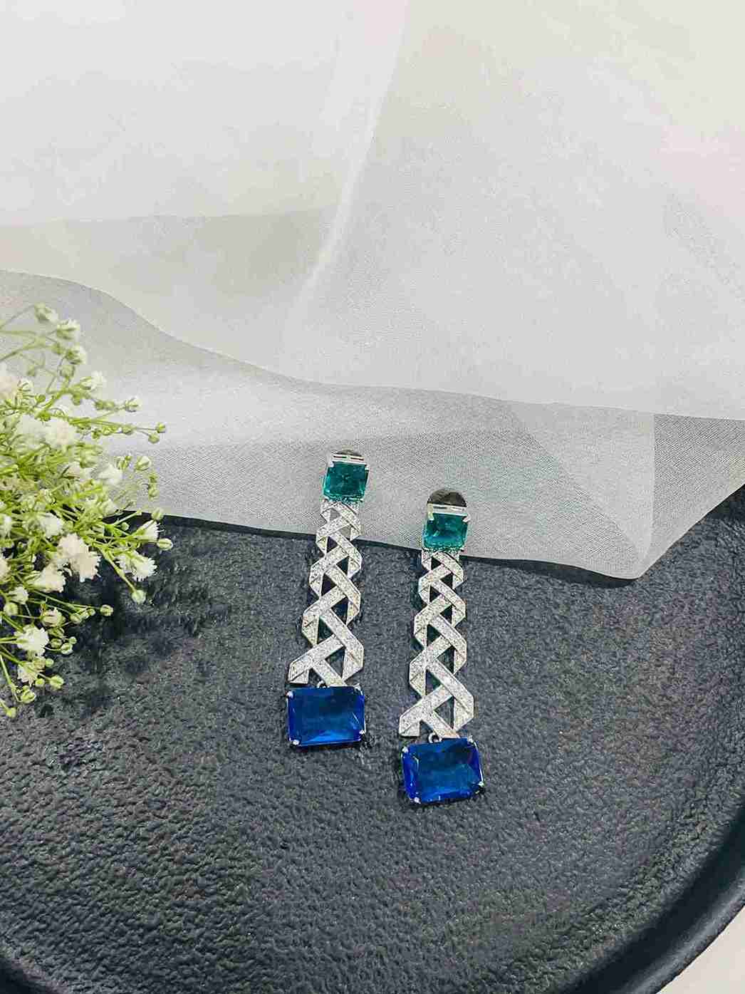 BLAKE 92.5 SILVER EARRING image 0