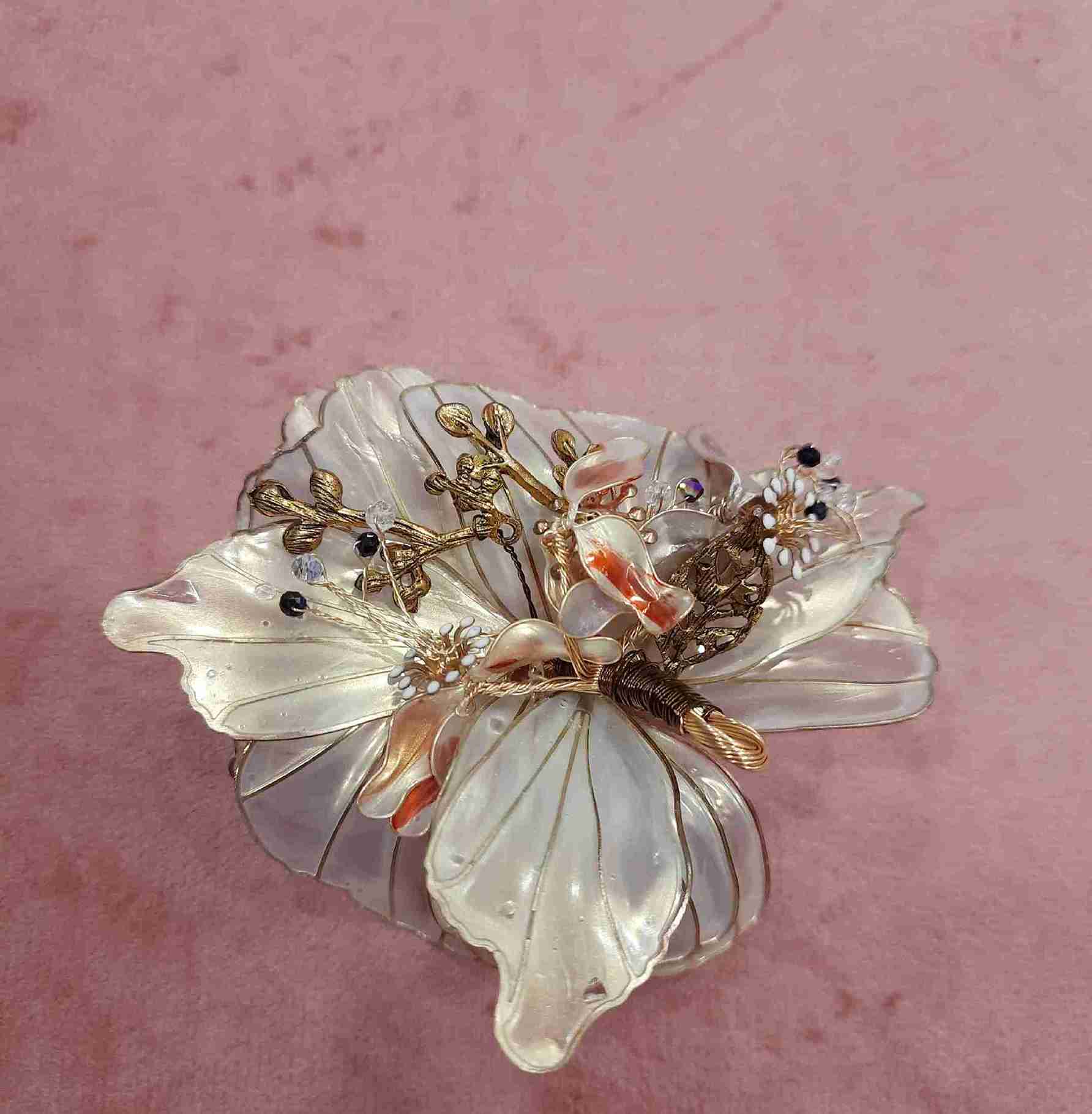 Pandora Brooch Medium image 0