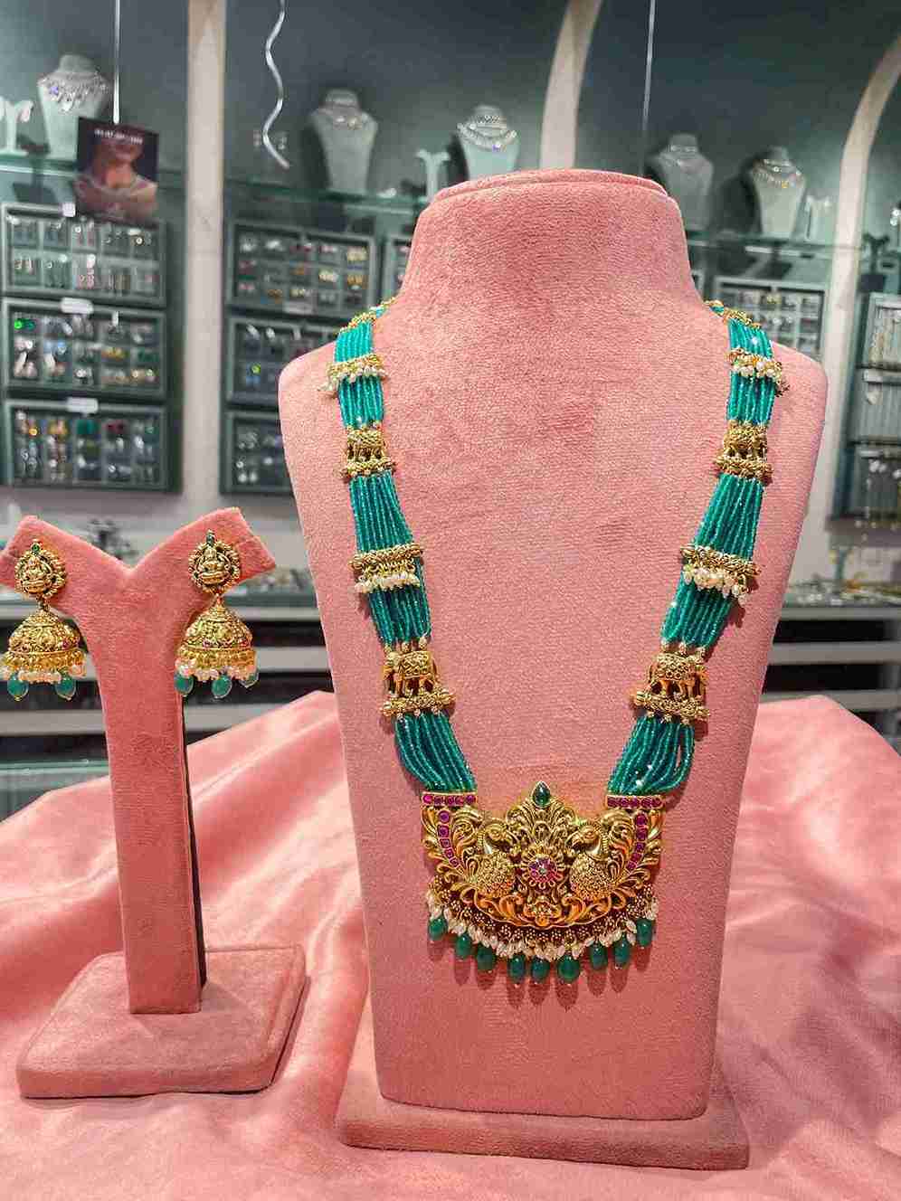 SAWIKA GREEN NECKLACE image 0