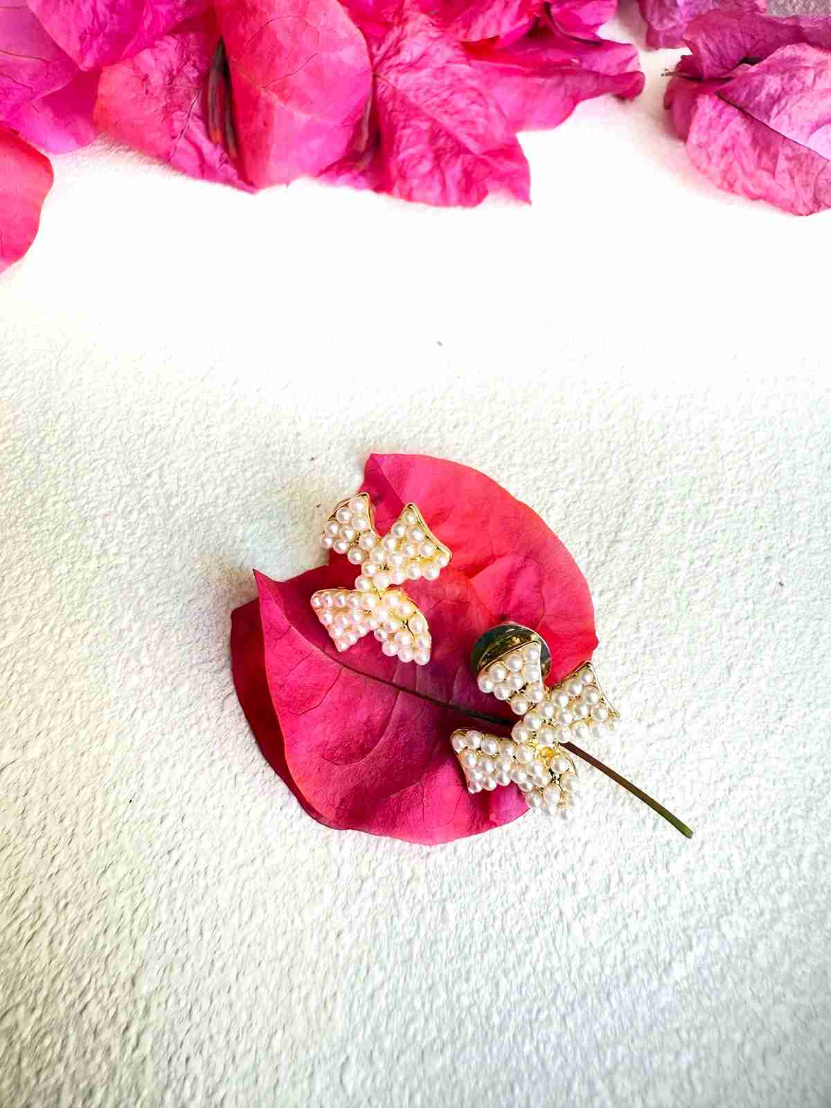 PEARL MINI BOW STUD image 0