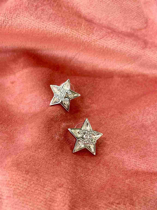 CHANEL STAR STUD image 0