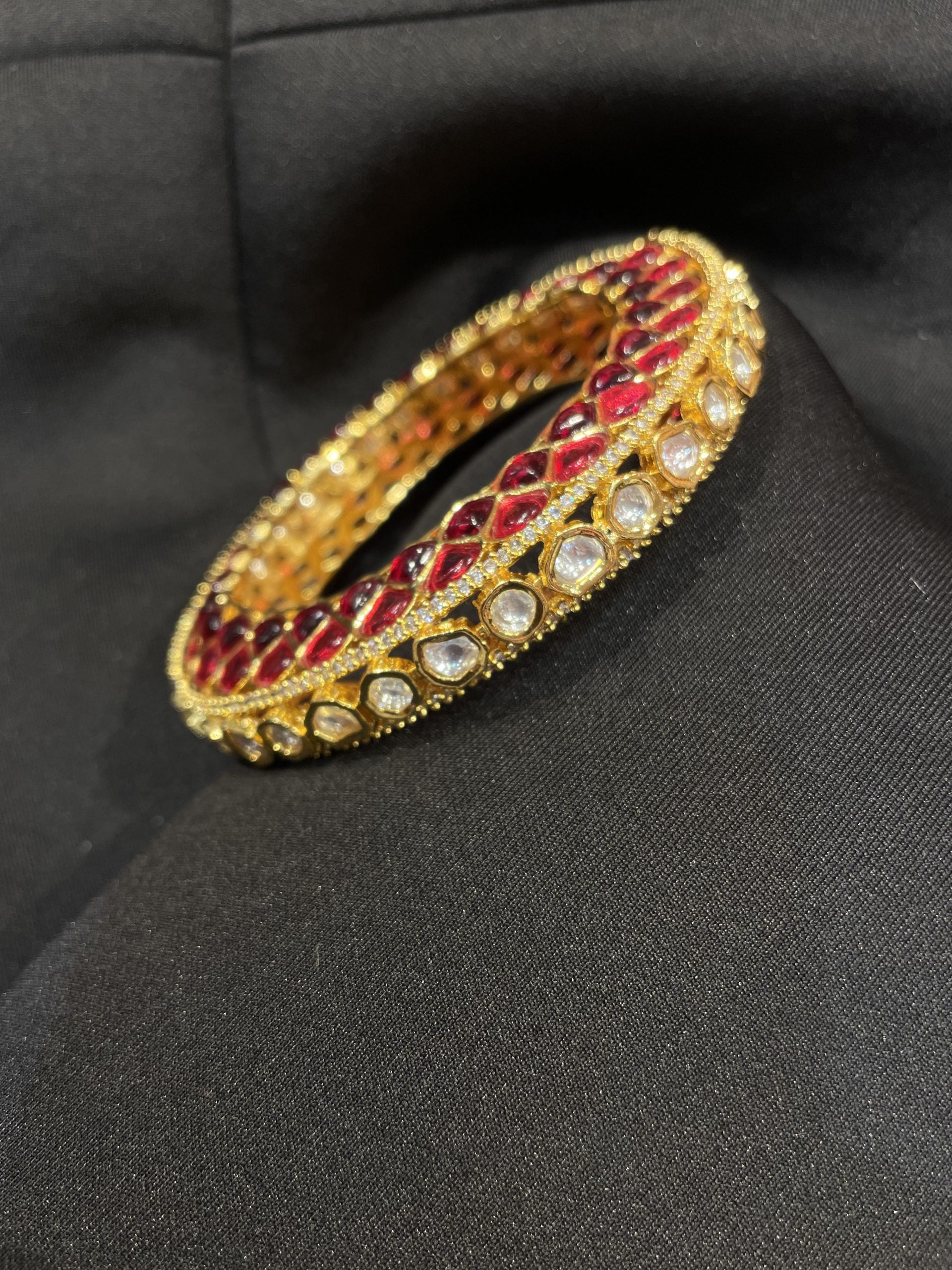 MAHERA RED POLKI BANGLE image 1