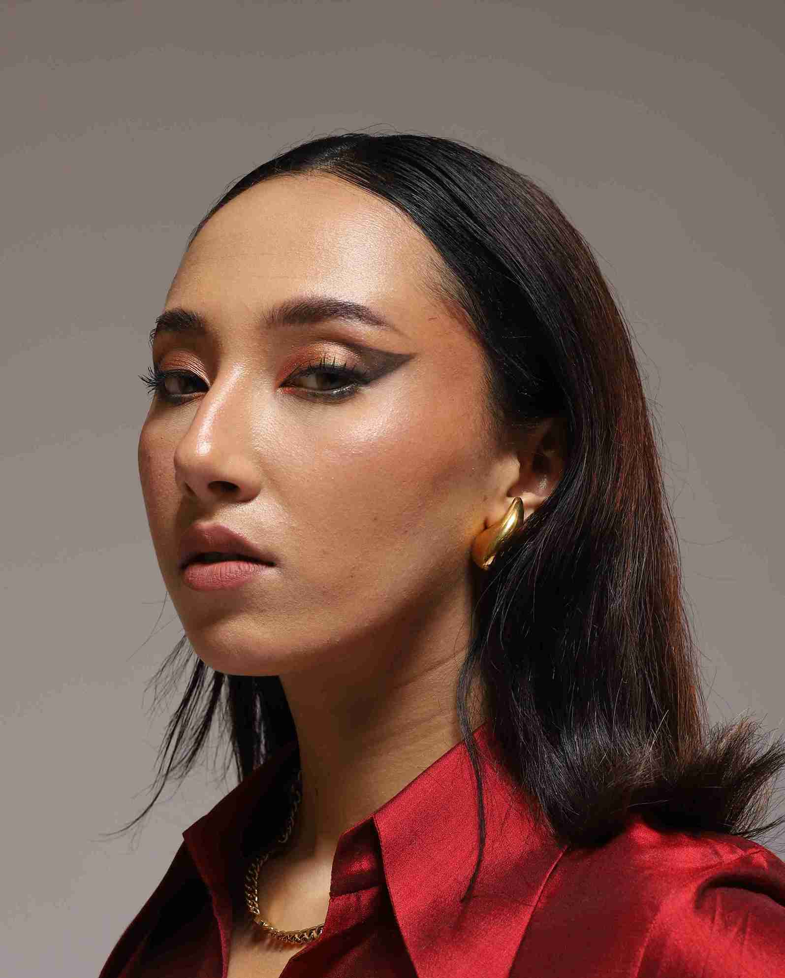 GOLD DROP STUD image 2