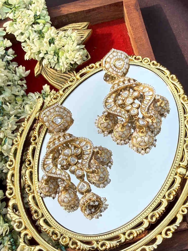 JIYA POLKI EARRING