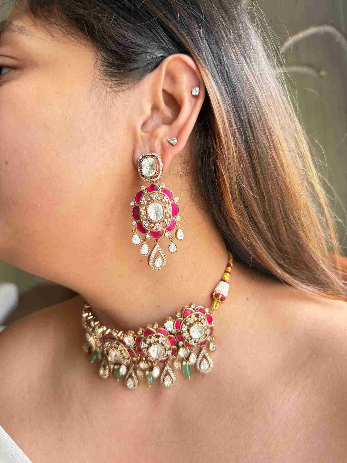 DIVYANSHI PINK CHOKER