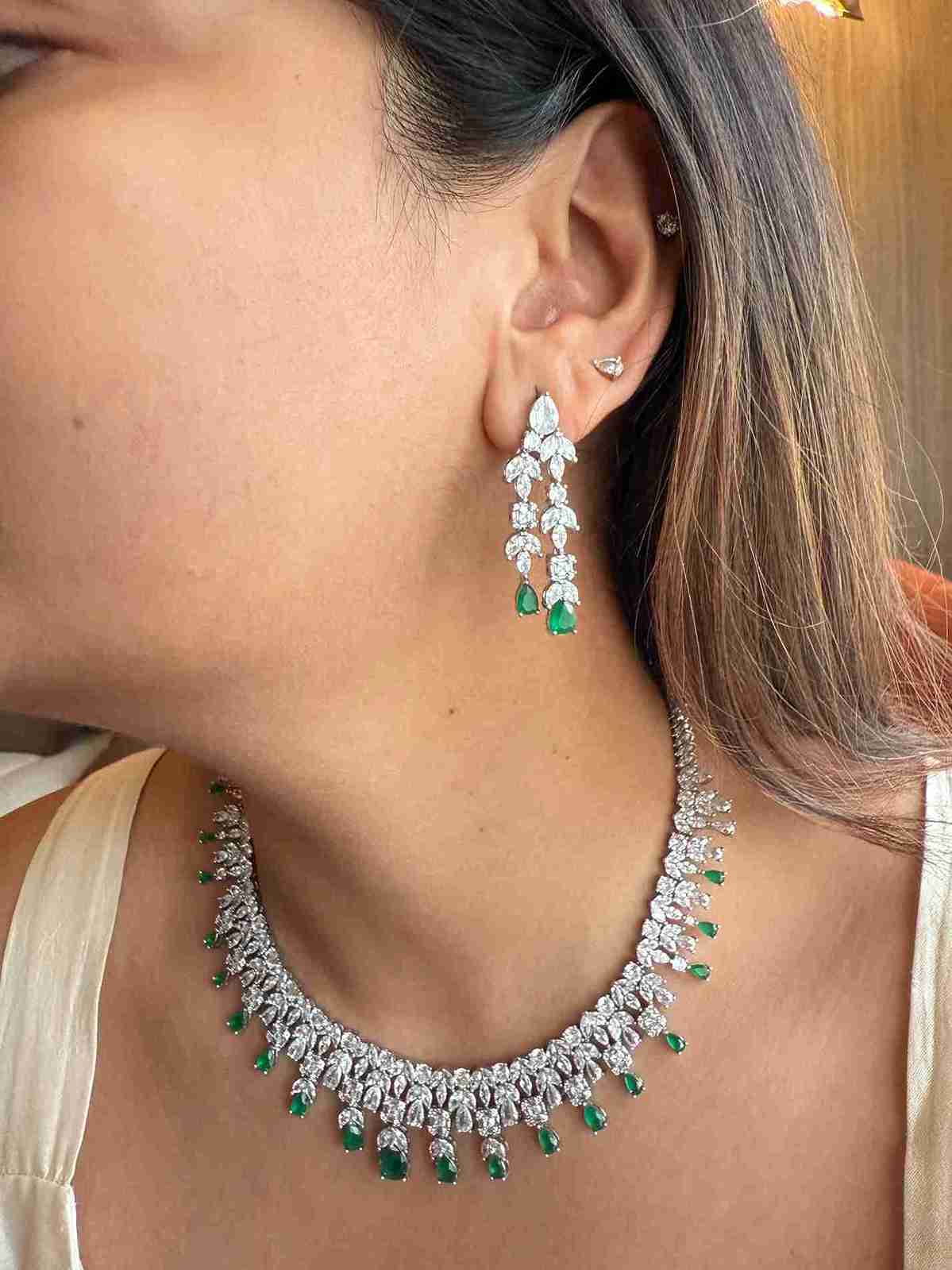 METELDA GREEN DIAMOND NECKLACE