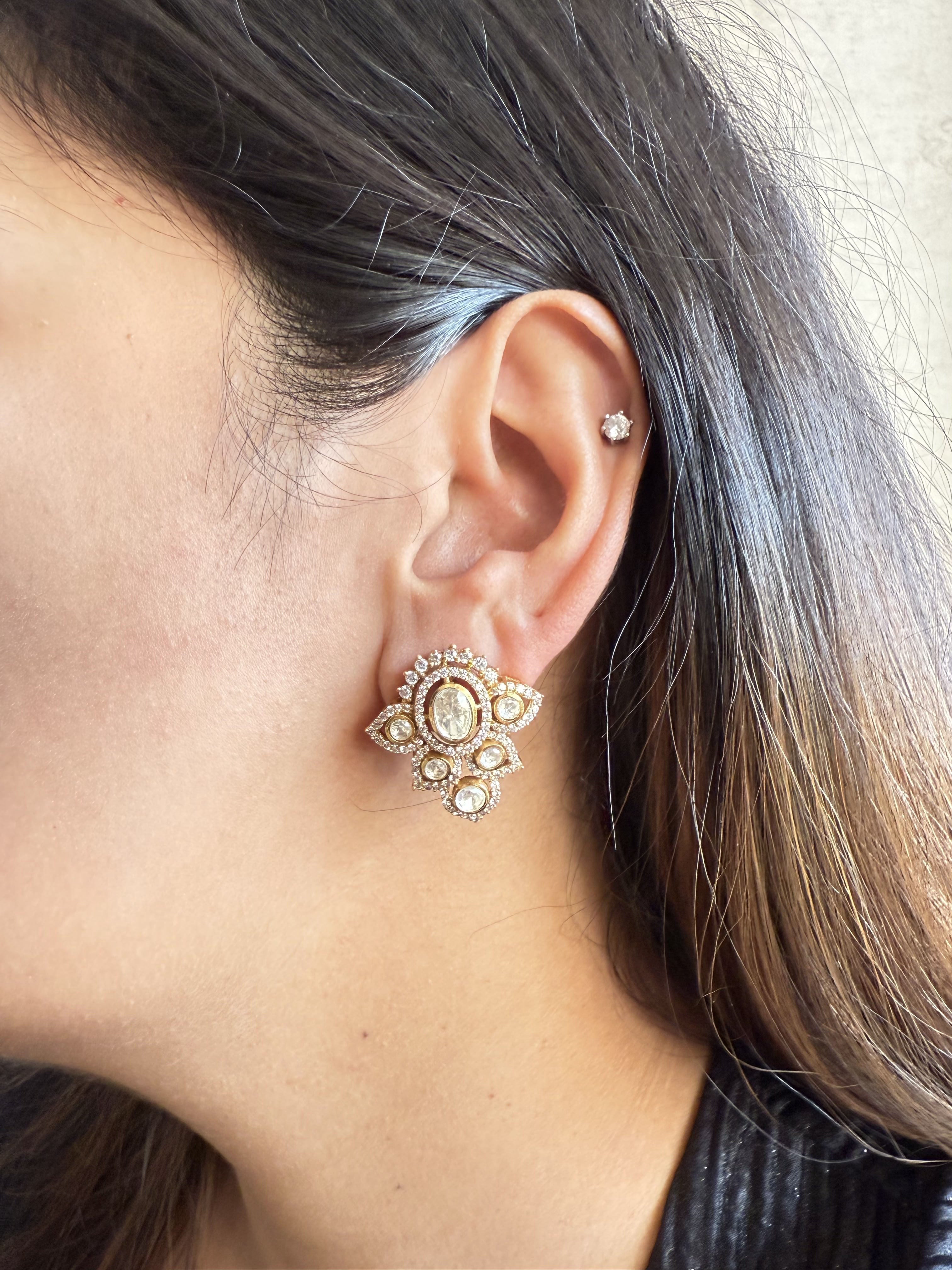 RAAVI SMALL POLKI STUD