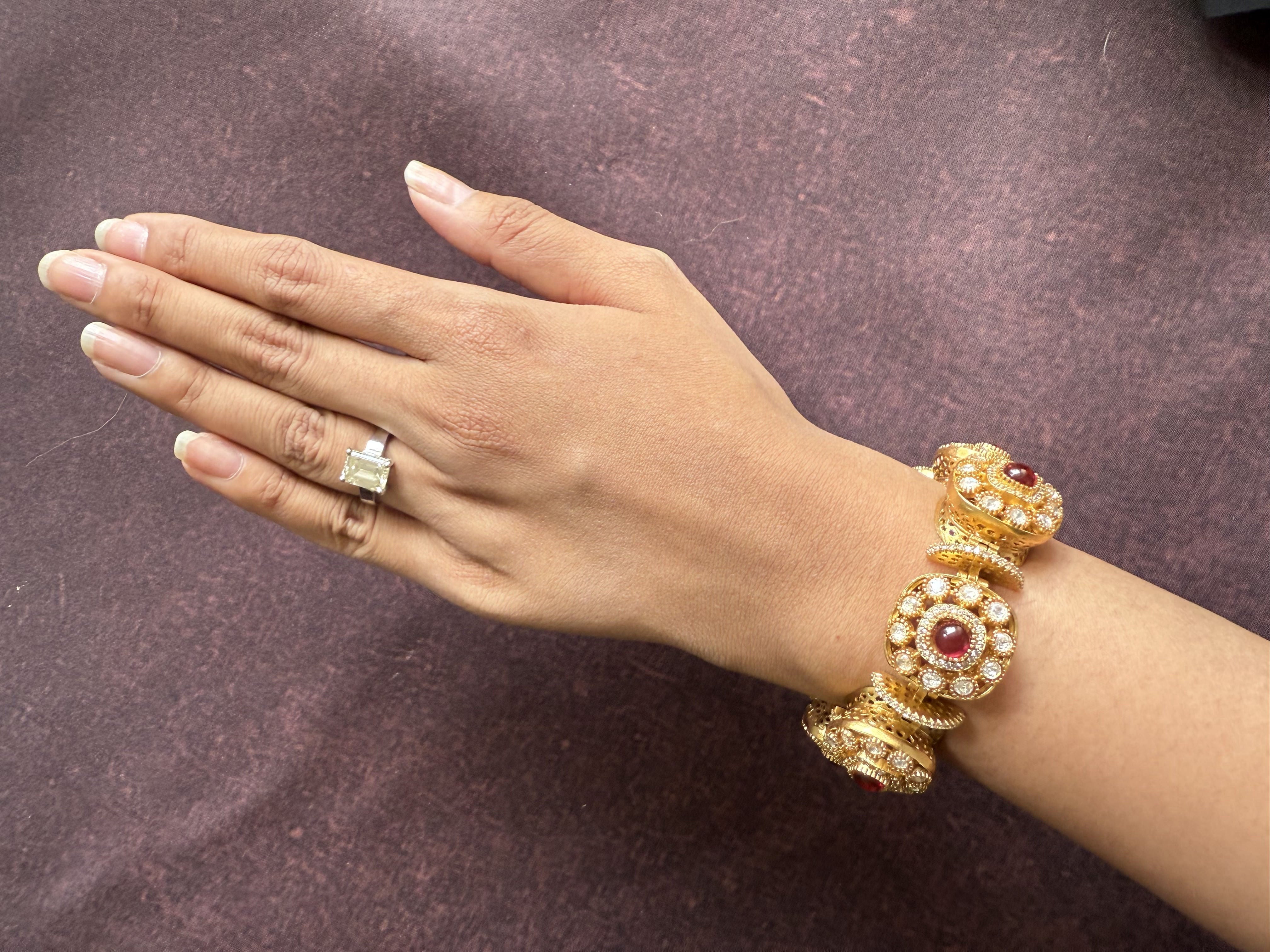 3D RED POLKI BRACELET