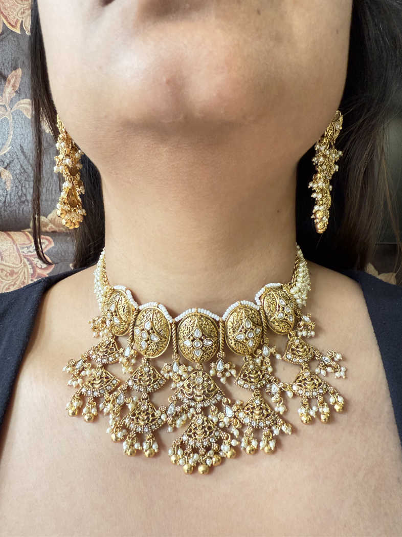 NIHARIKA CHOKER SET
