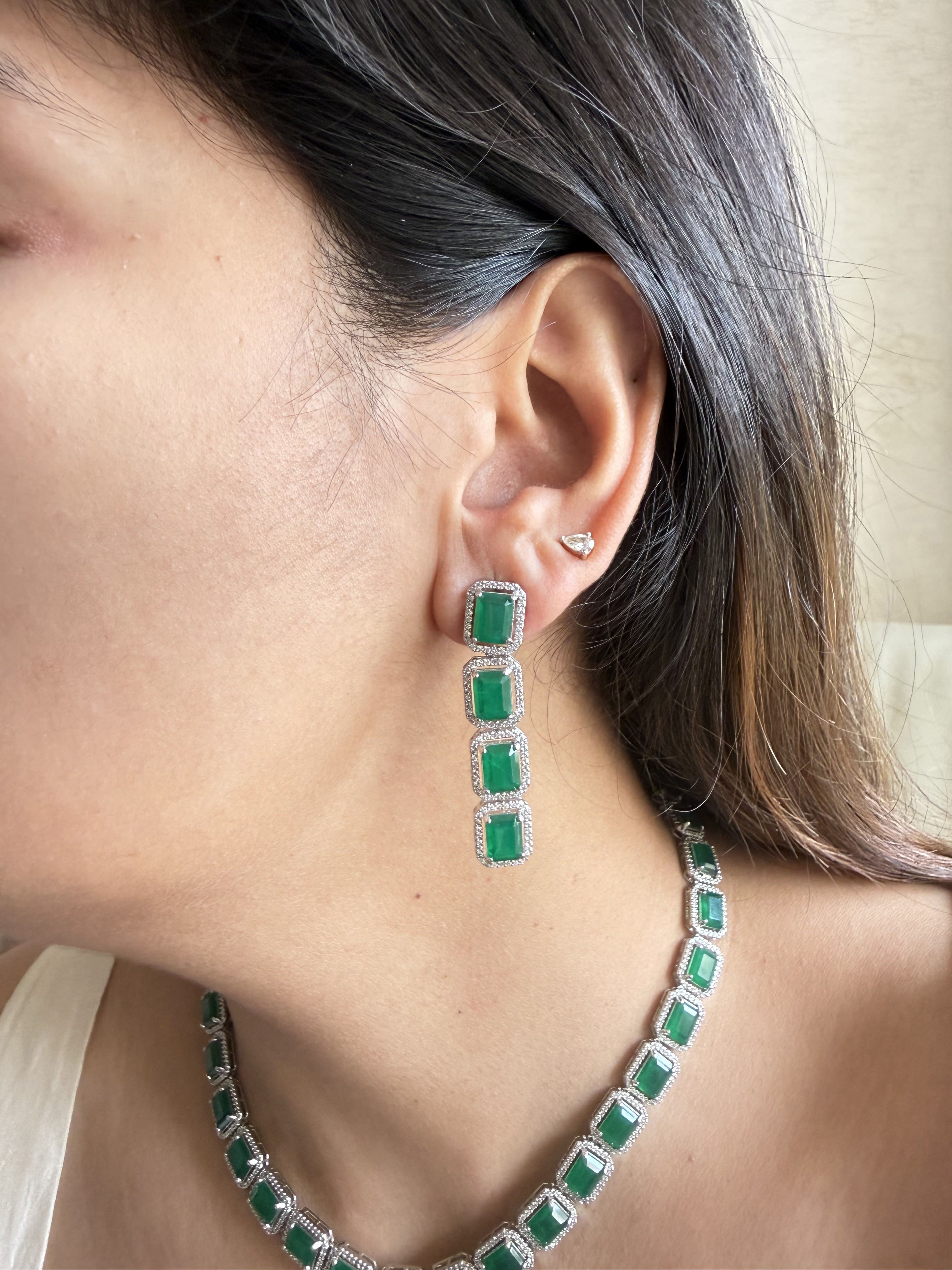 CASEDY GREEN NECKLACE SET