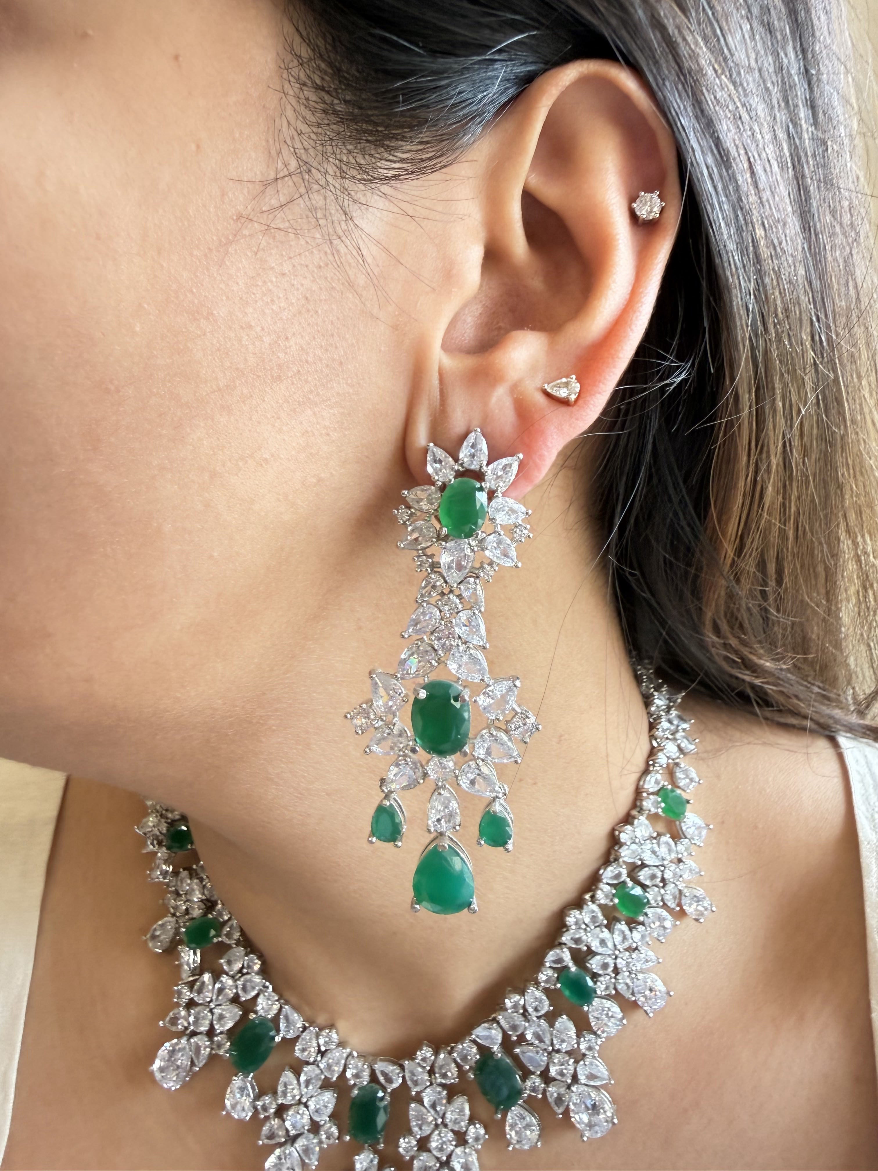 TRISHA EMERALD & DIAMOND SET