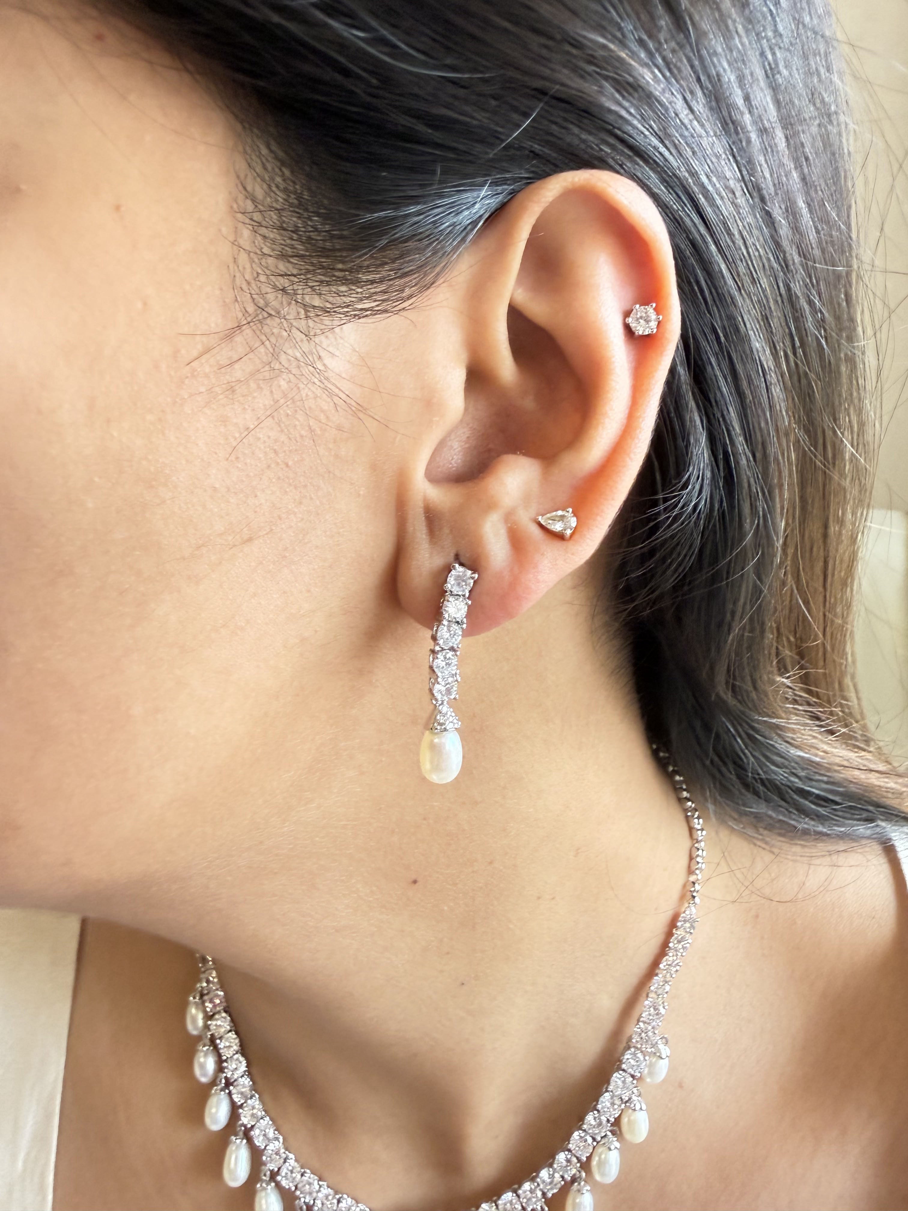 MADDIE PEARL SLEEK NECKLACE SET