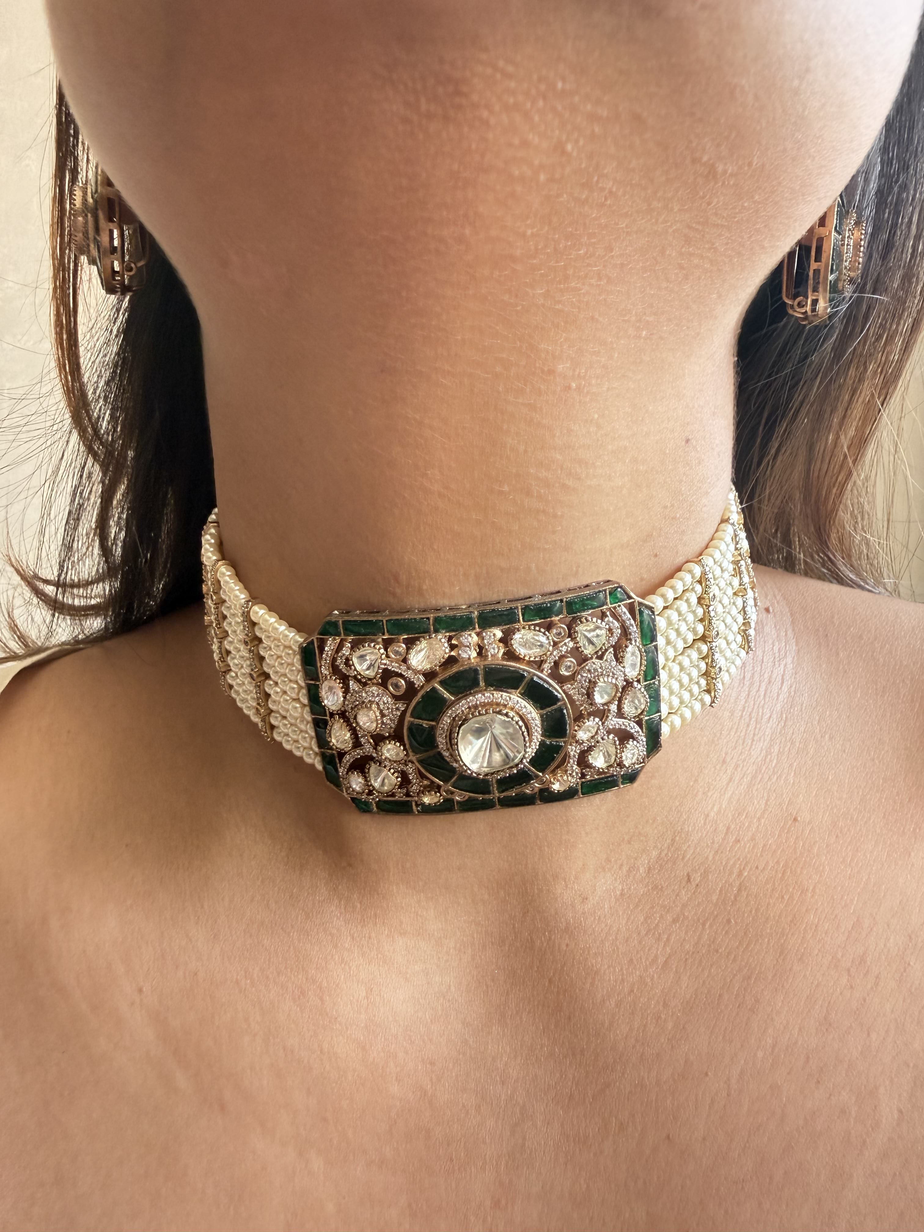 RUMI GREEN AND PEARL CHOKER SET