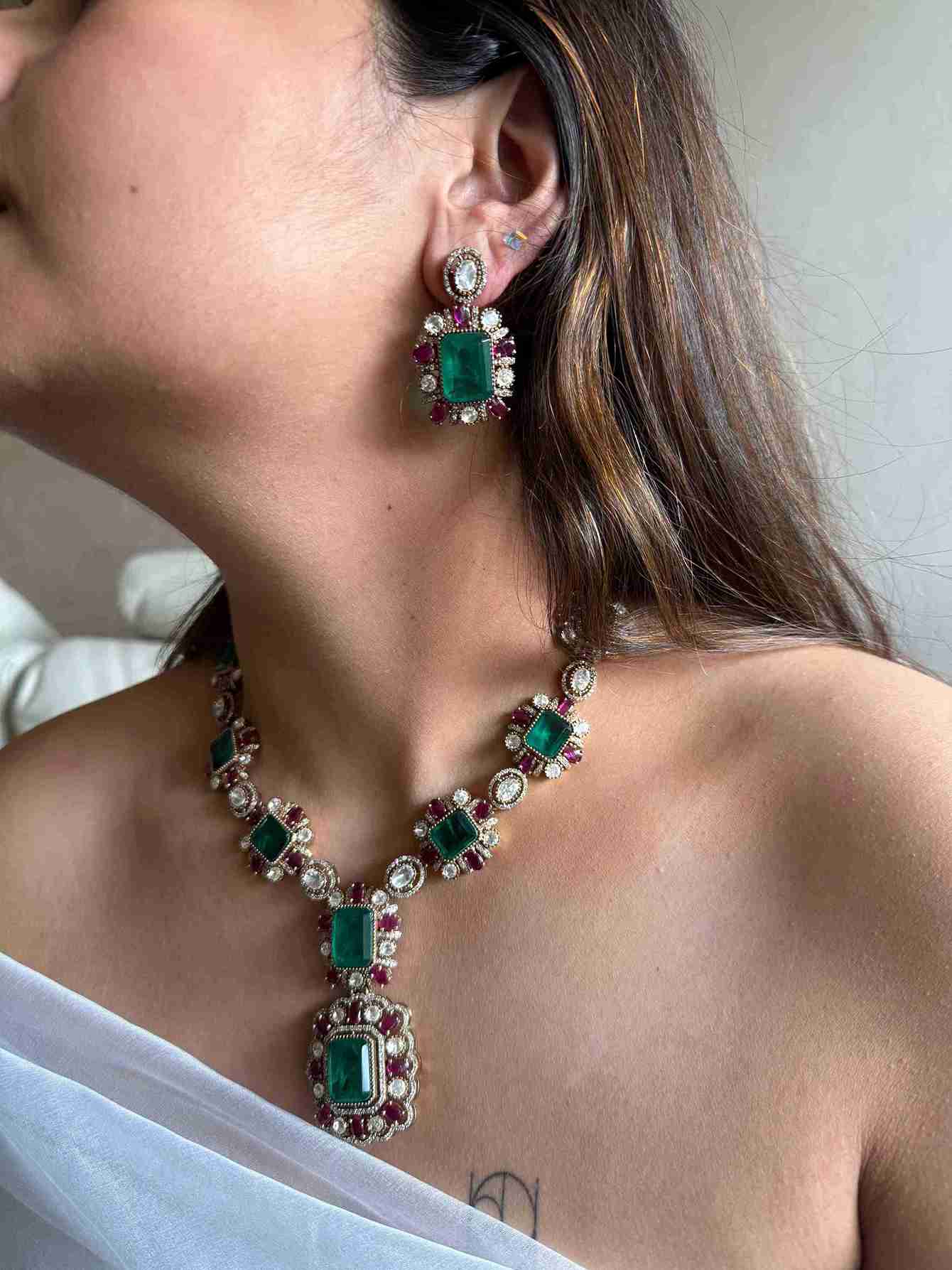 Vriti Polki Set