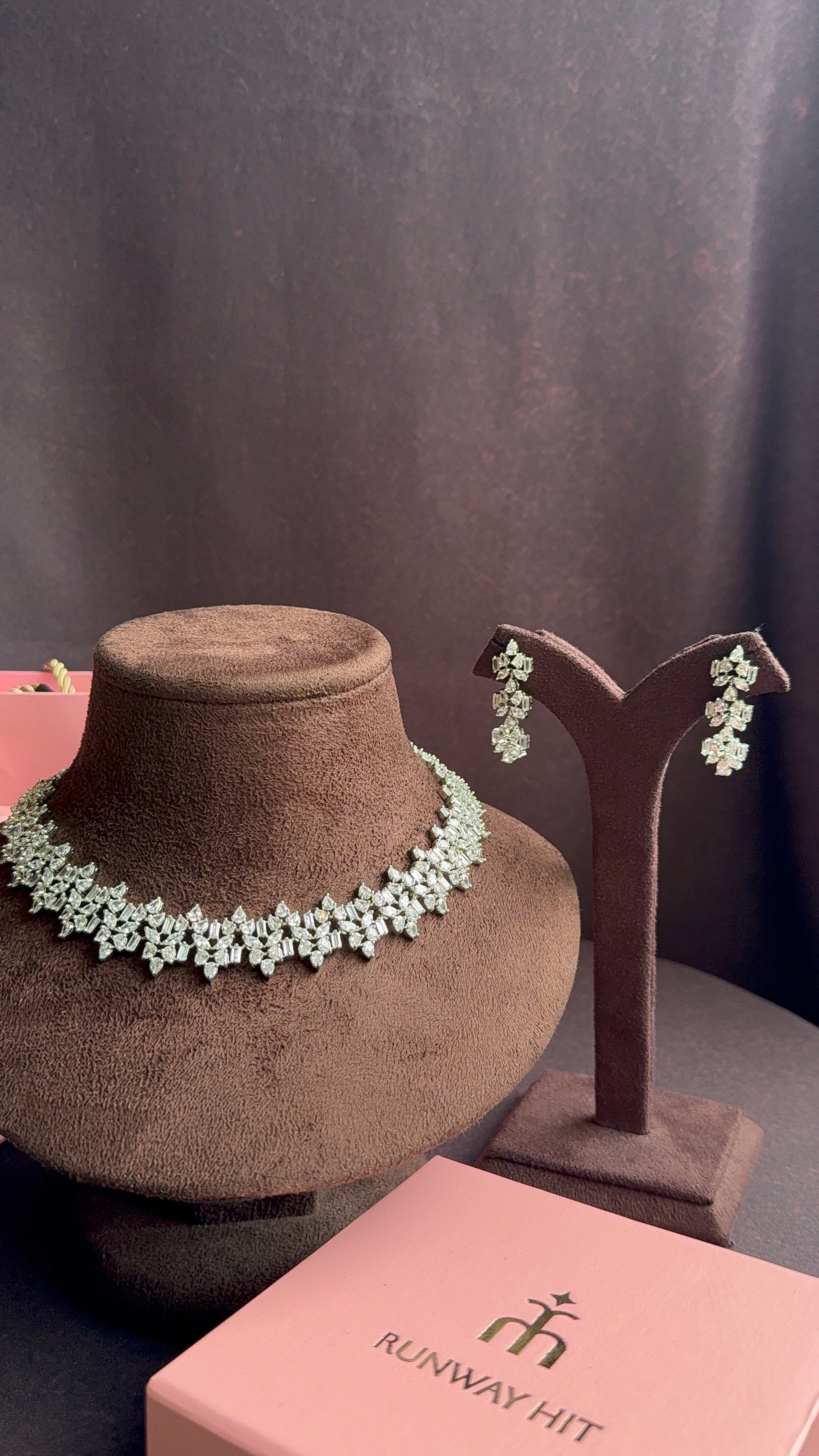 SARA DIAMOND NECKLACE SET