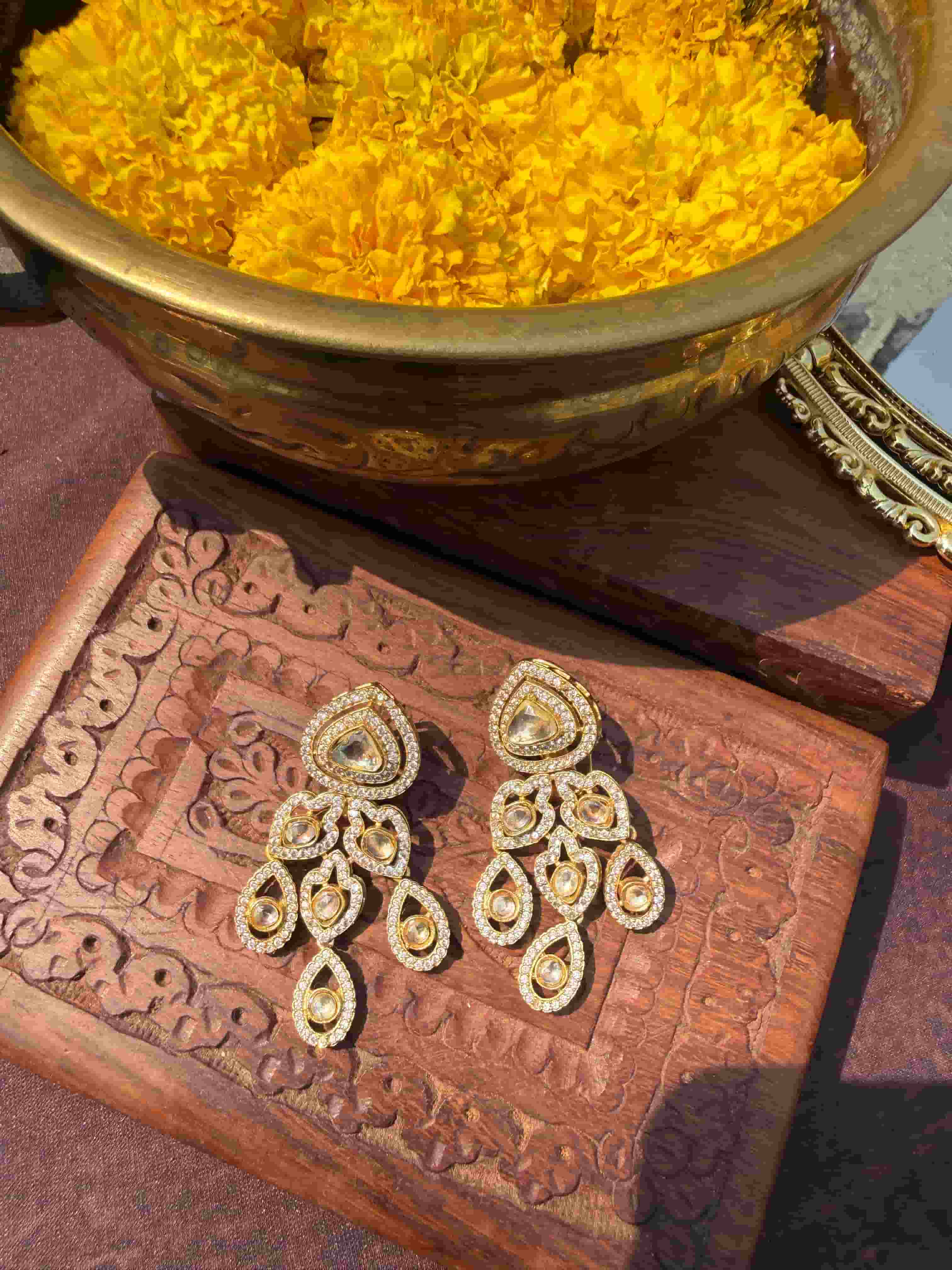 MAHIRA POLKI EARRING