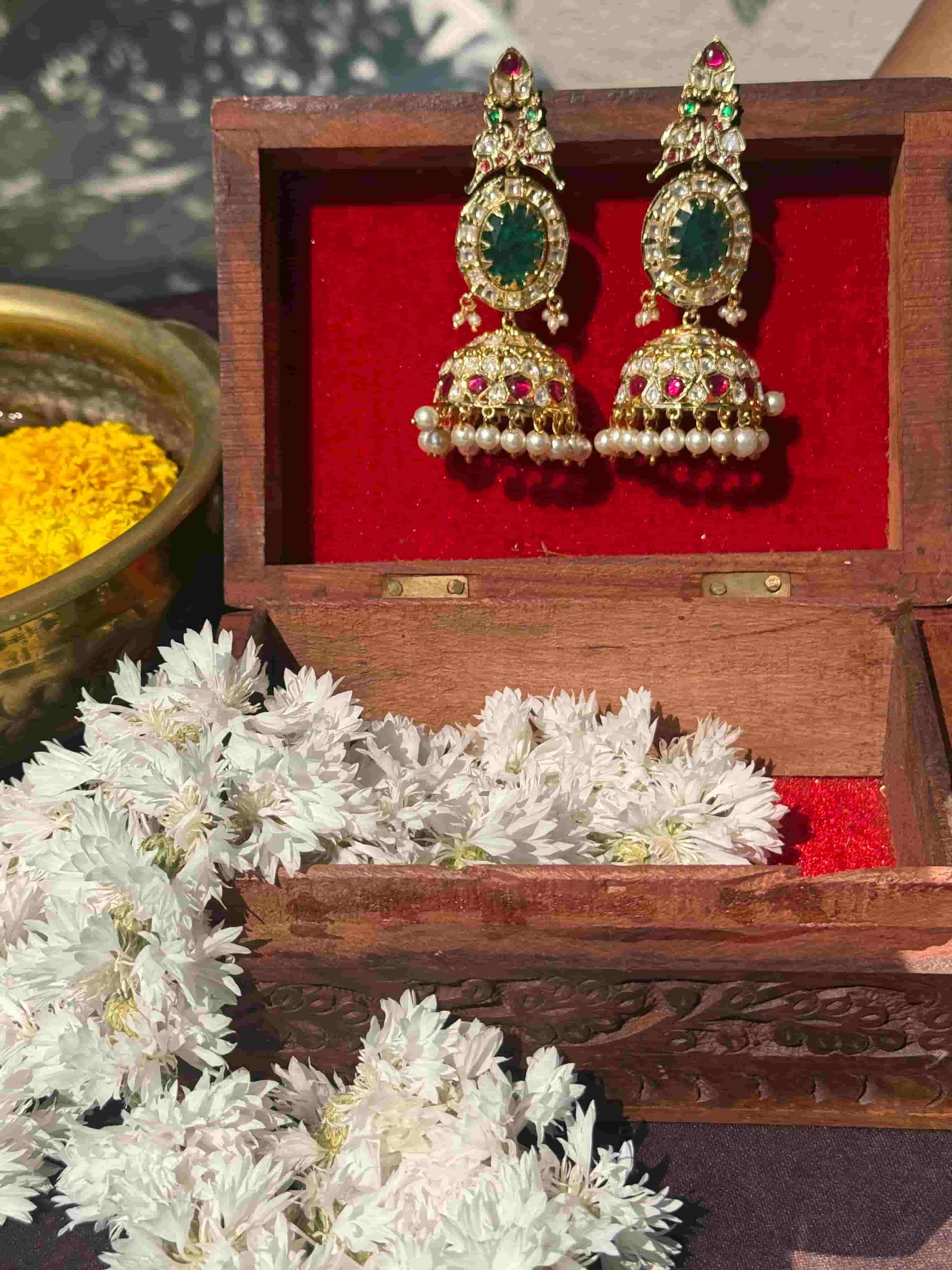 AVIKA JHUMKA