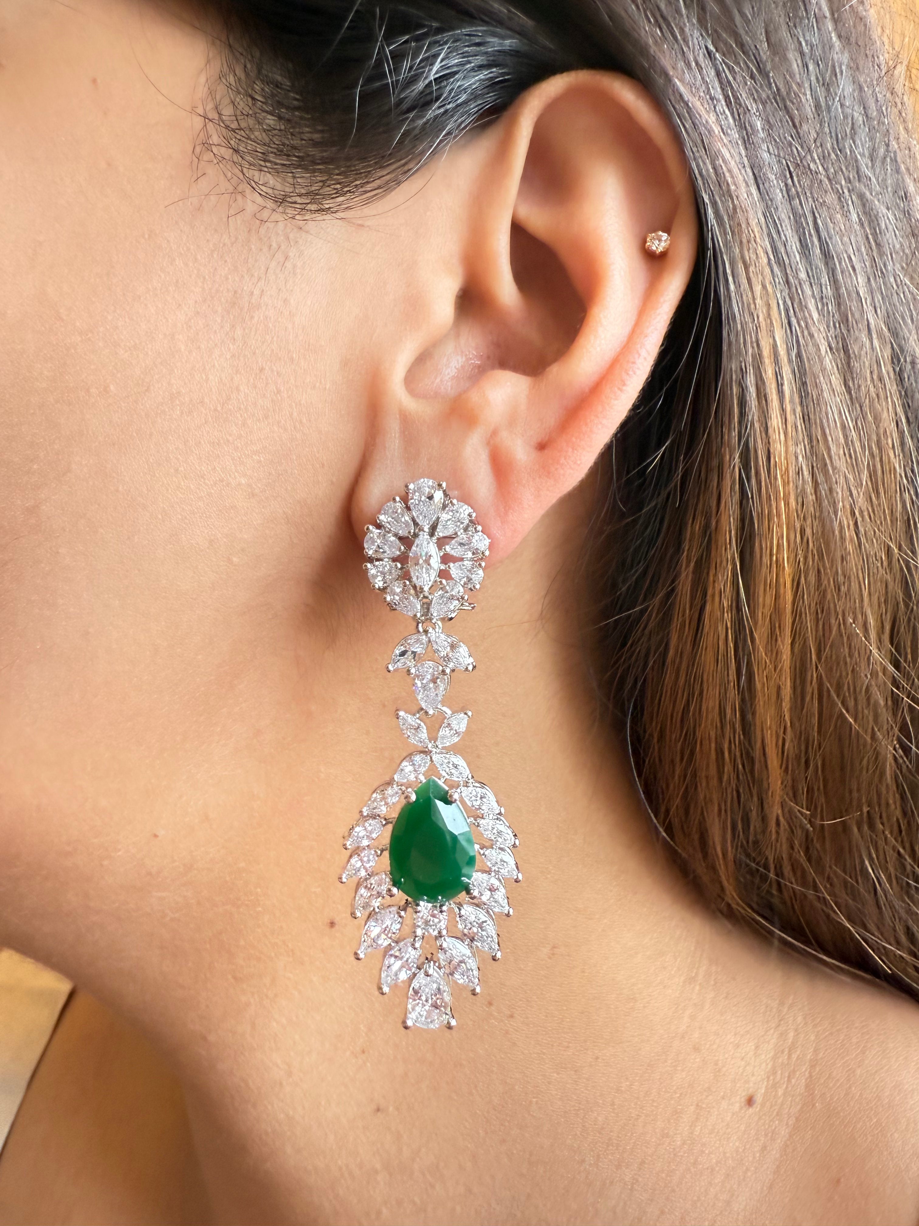 FIONA GREEN EARRING
