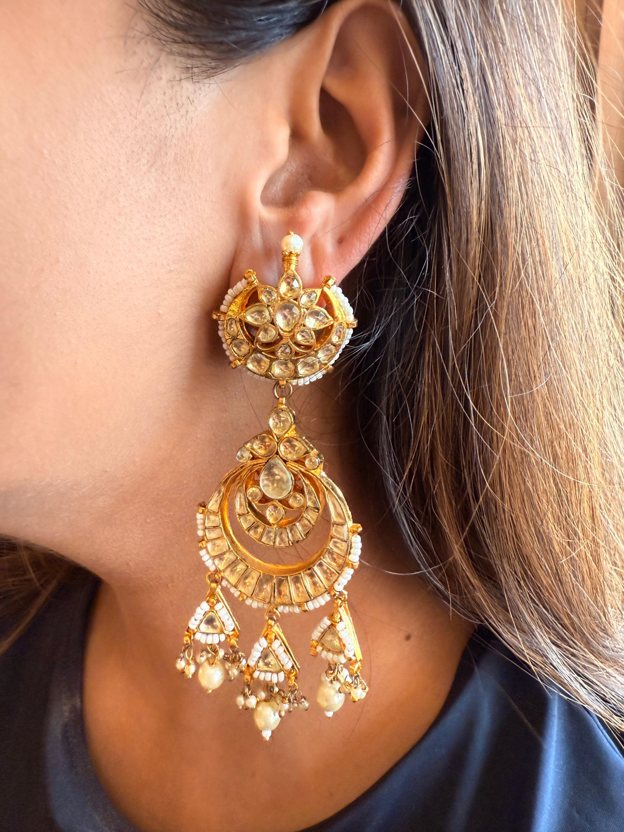 Sitaara Pachi Kundan Chandbaali