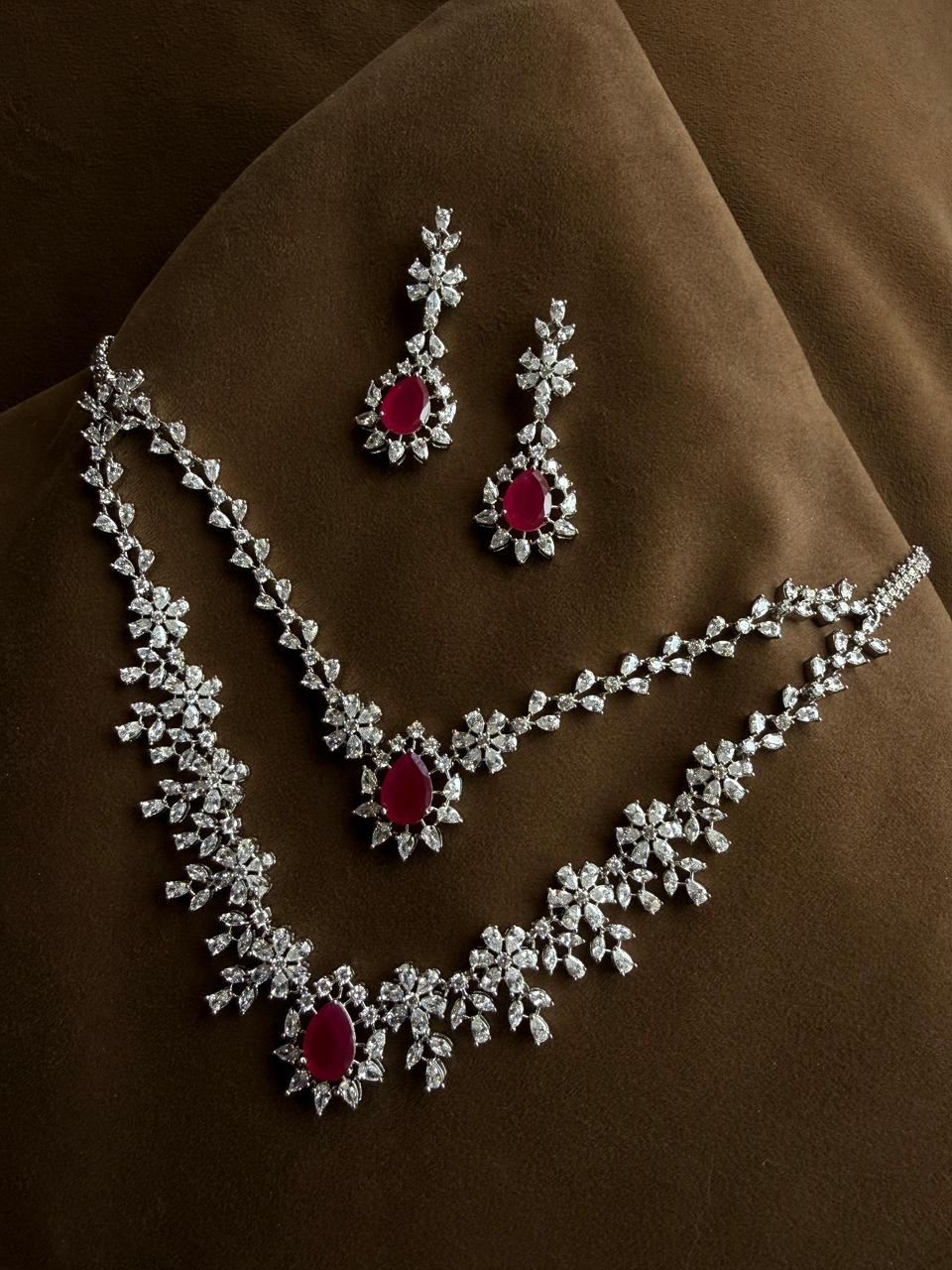 NAYSA DIAMOND TWO LINE NECKLACE SET