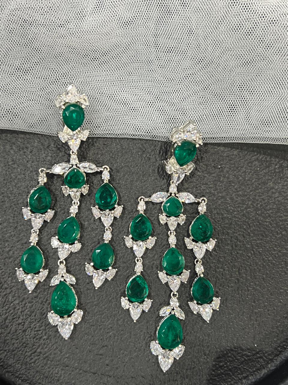 NISHI DIAMOND LONG EARRING