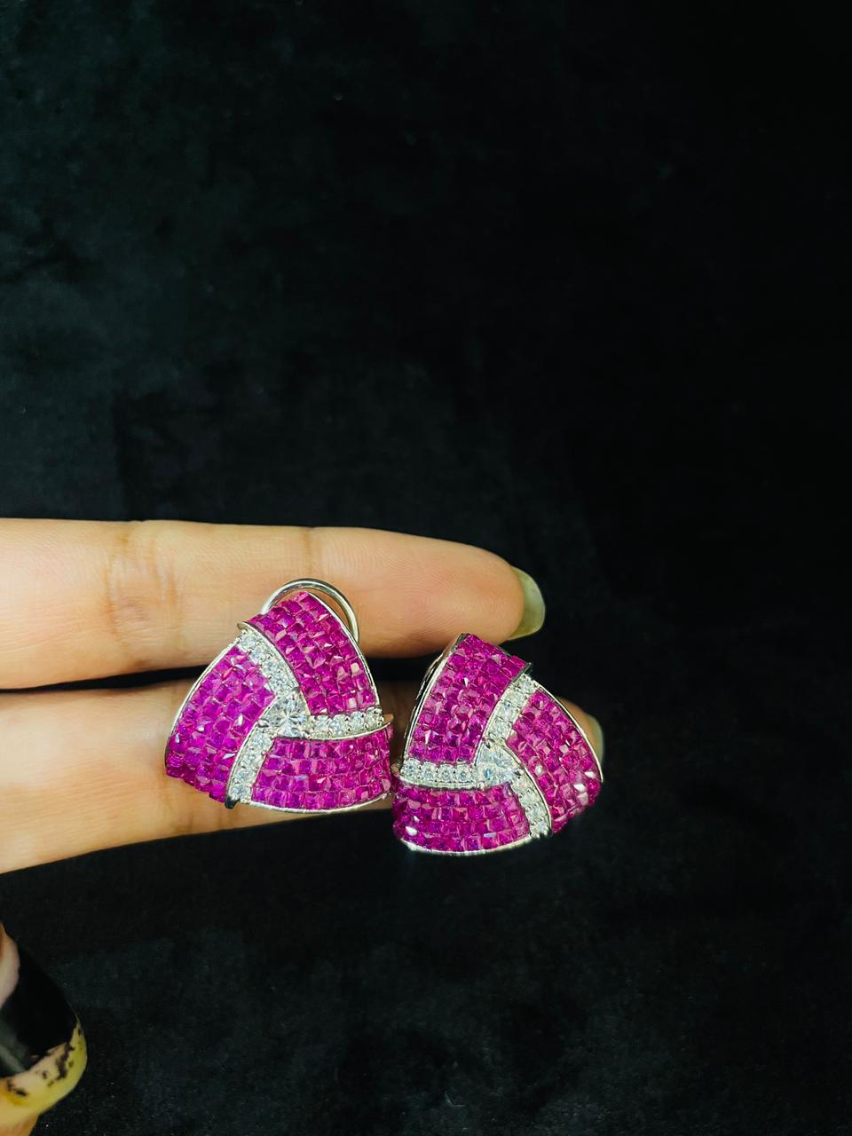 DELLA PINK STUD