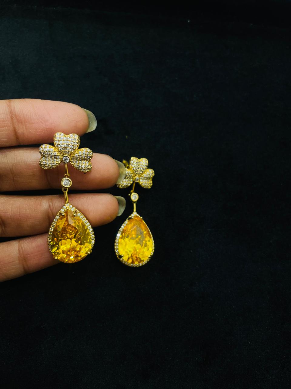 MEDUSA YELLOW SWAROVSKI HYDRA EARRING