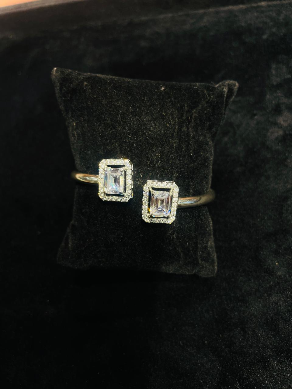 MALINI DIAMNOND BRACELET