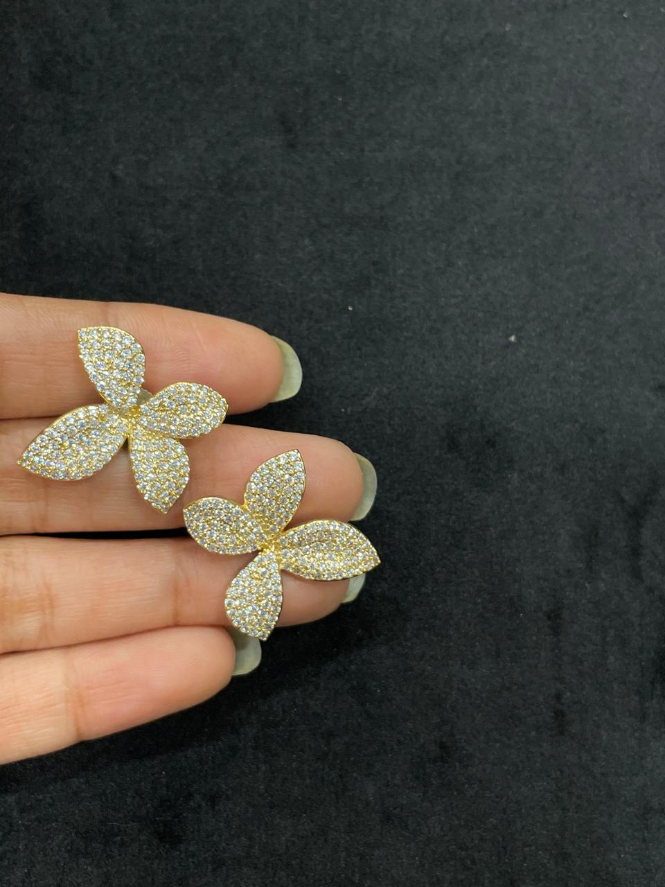 AMELIE 92.5 SILVER STUD