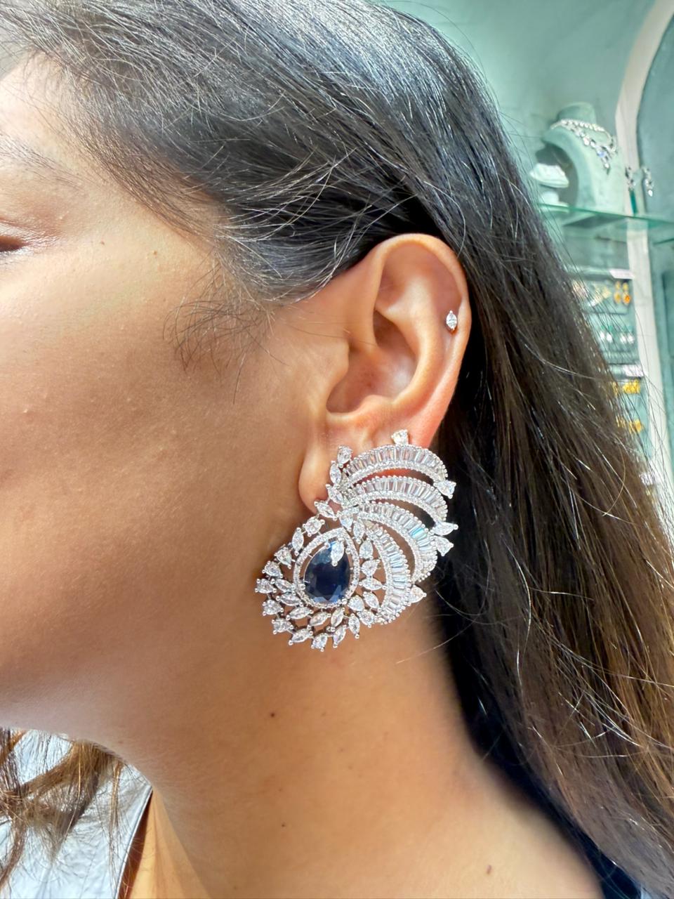 ANA FLASHY DIAMOND STUD