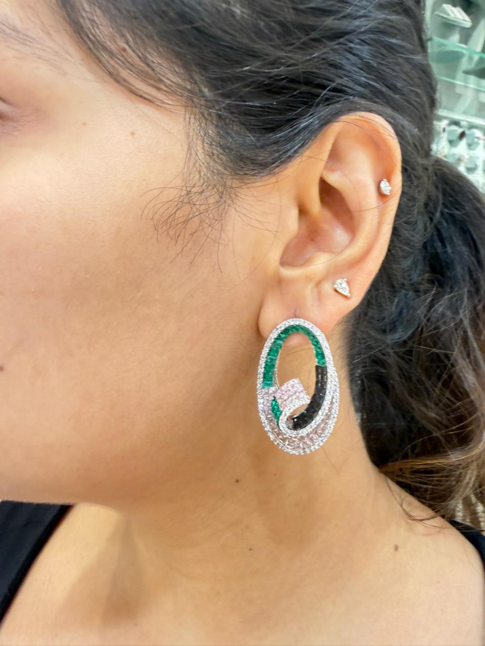 JANE OVAL STUD