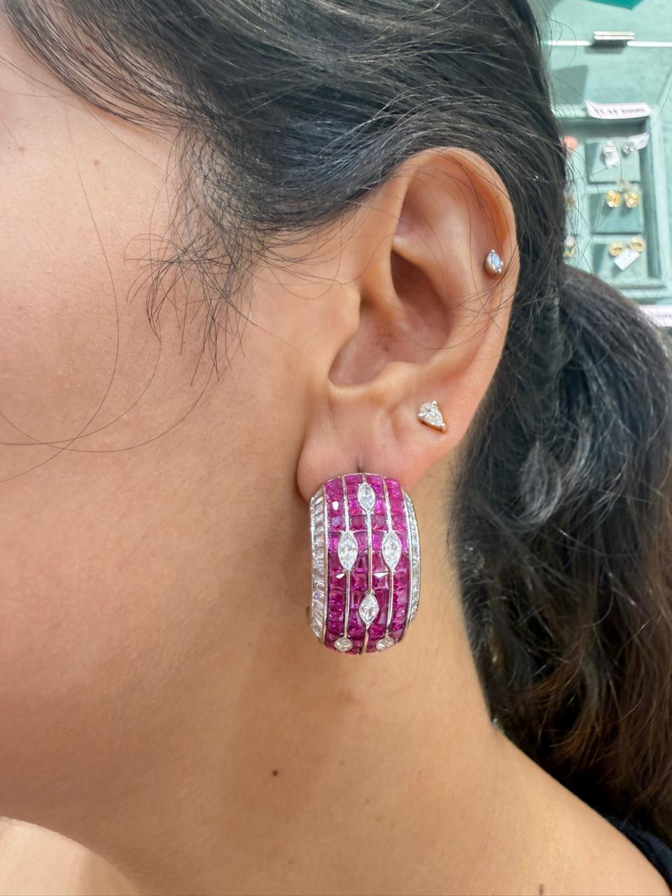 MINNIE RUBY HOOPS