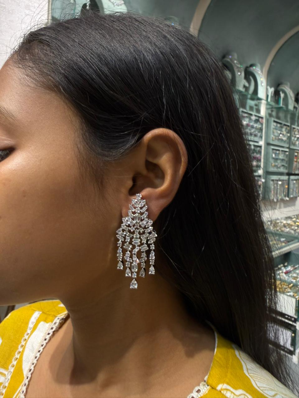 YANA DIAMOND EARRING