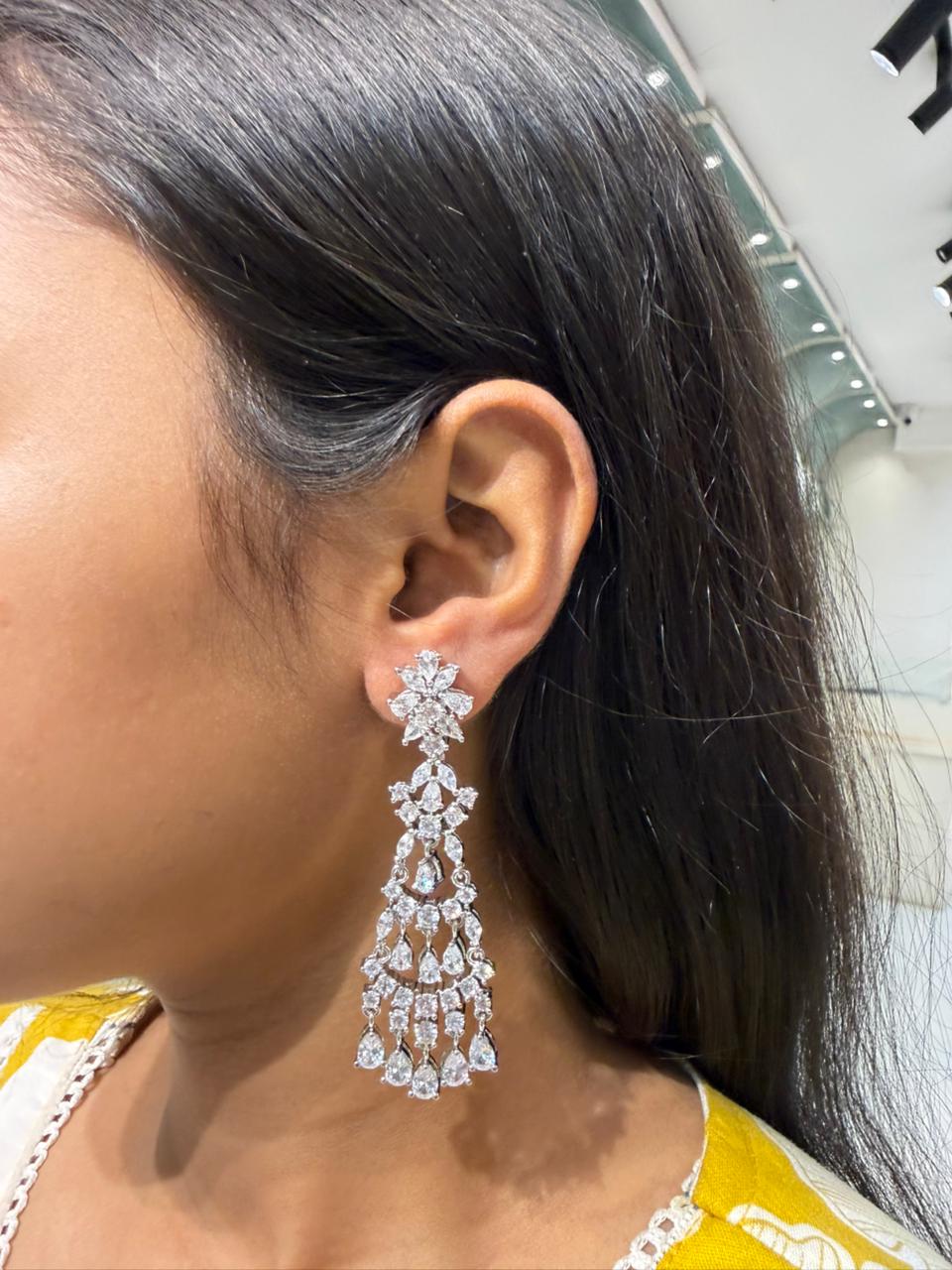 NOORAIN DIAMOND EARRING