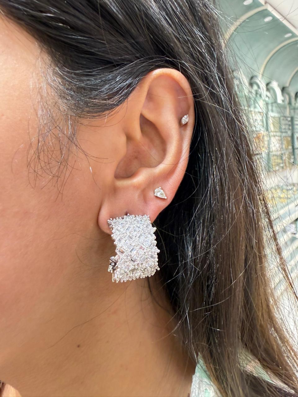 BROAD DIAMOND HOOPS