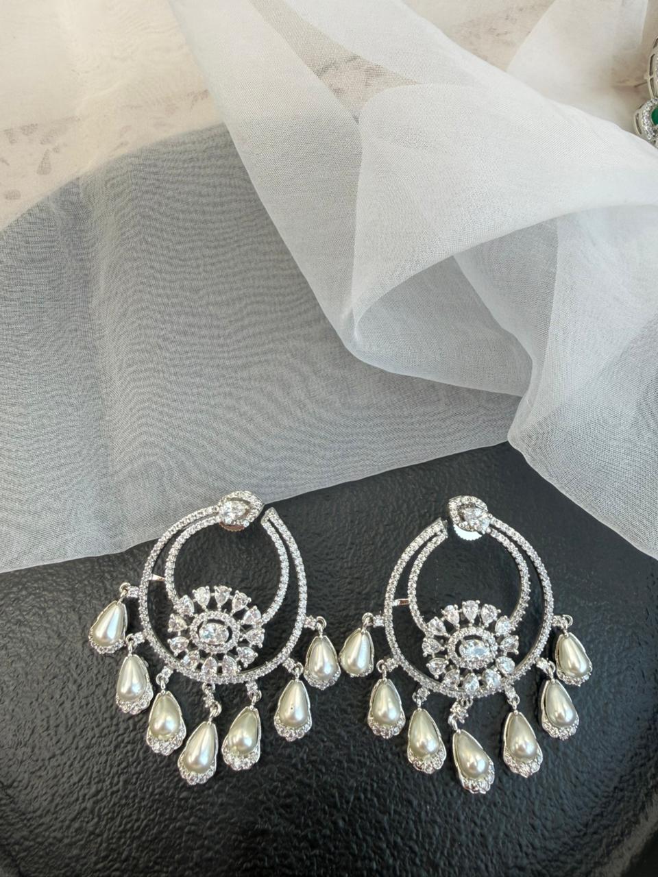 OLIVIA DIAMOND ROUND STUD