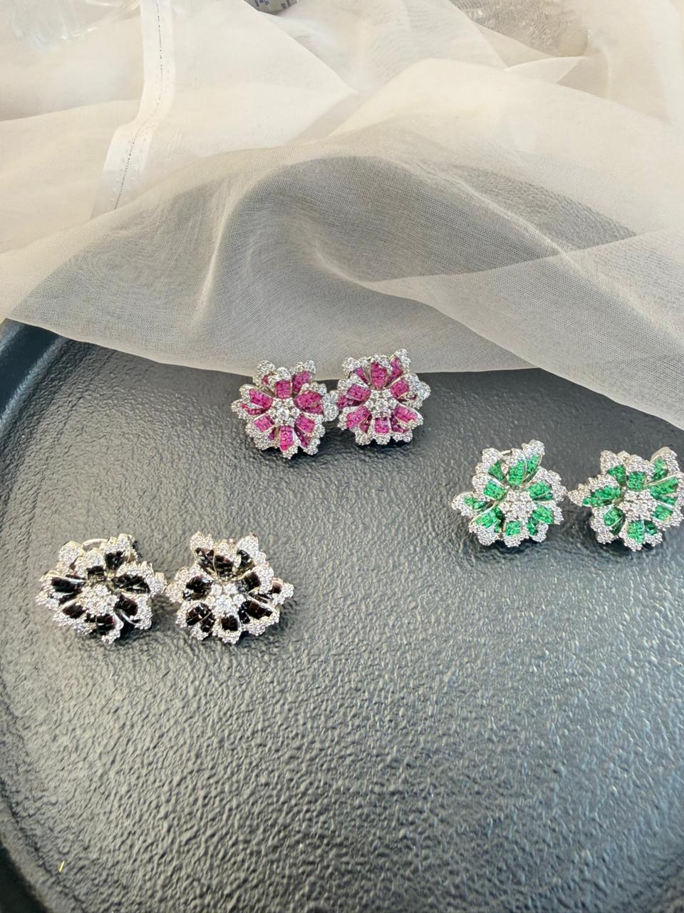 MINI FLOWER STUD