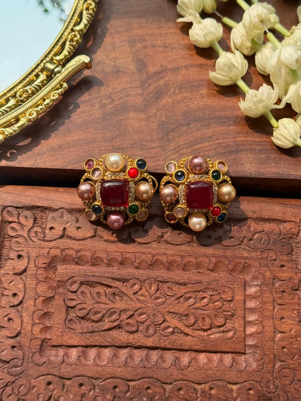 JAYA RED STUD