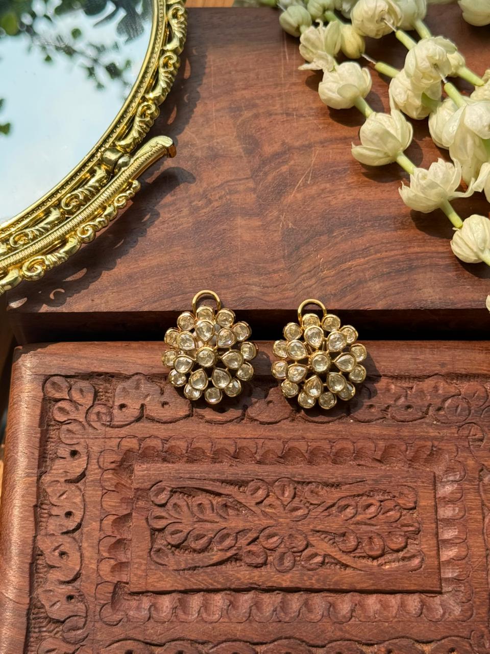 SANA FLOWER POLKI STUD