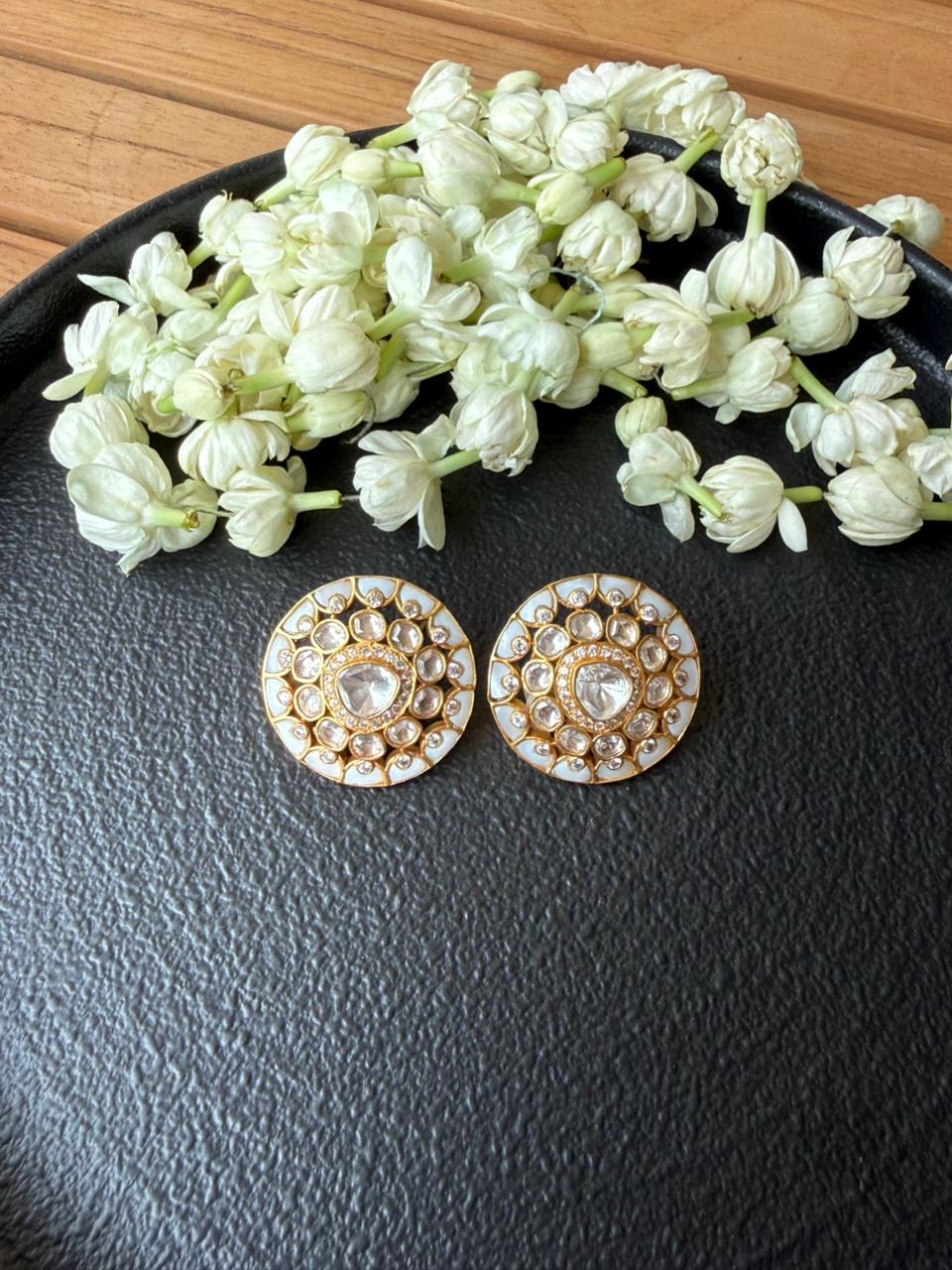 INARA POLKI STUD