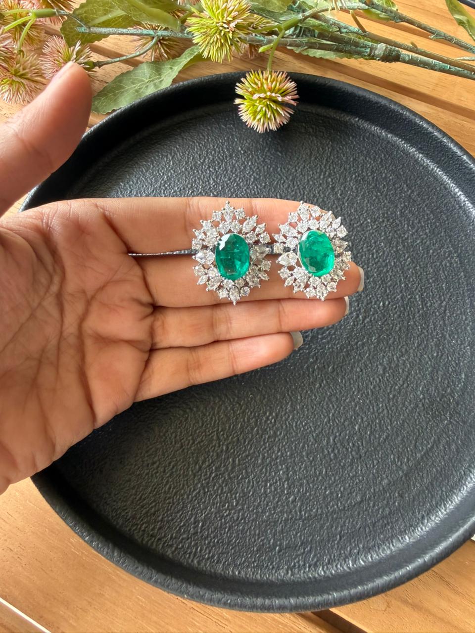 SHANAYA EMERALD STUD