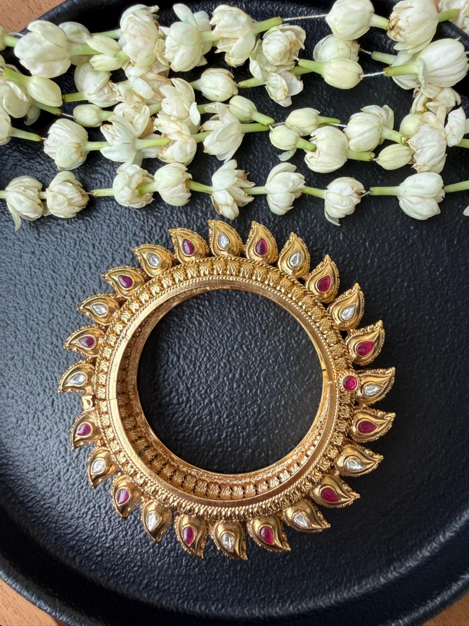 MOHINI GOLD BANGLE
