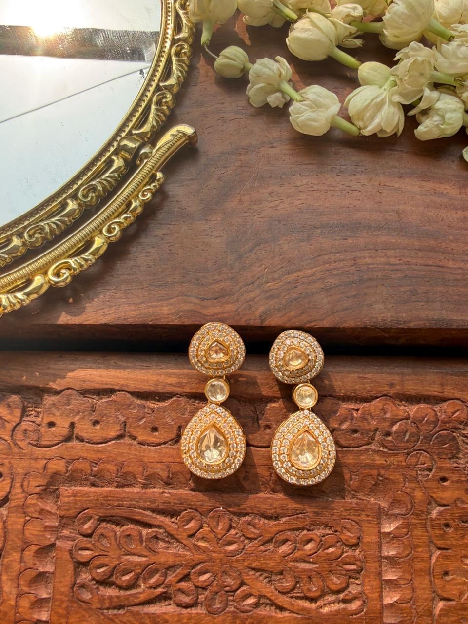 ARISI POLKI EARRING