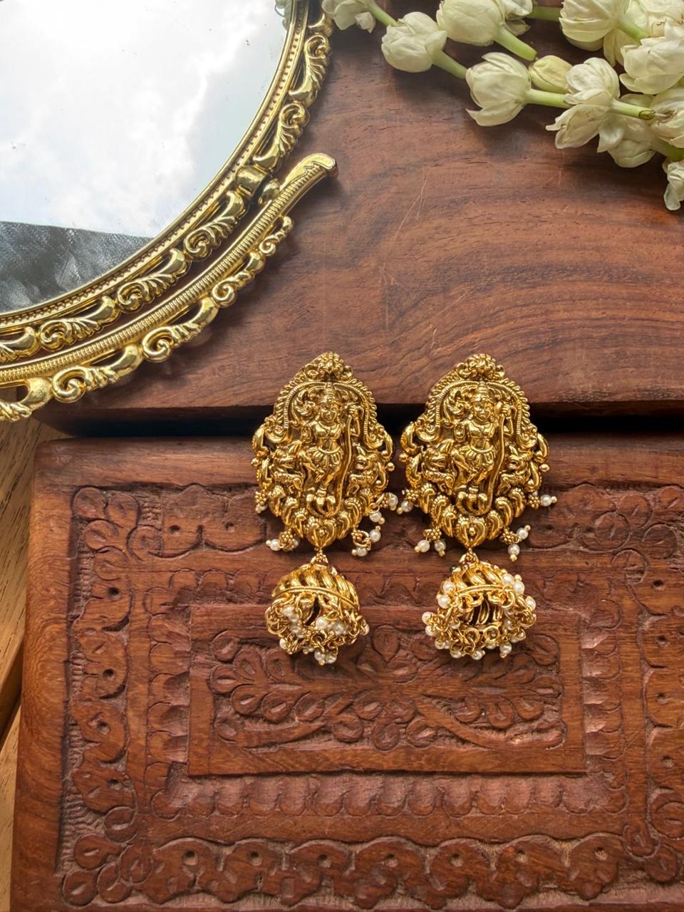 YAMNA GOLD JHUMKA