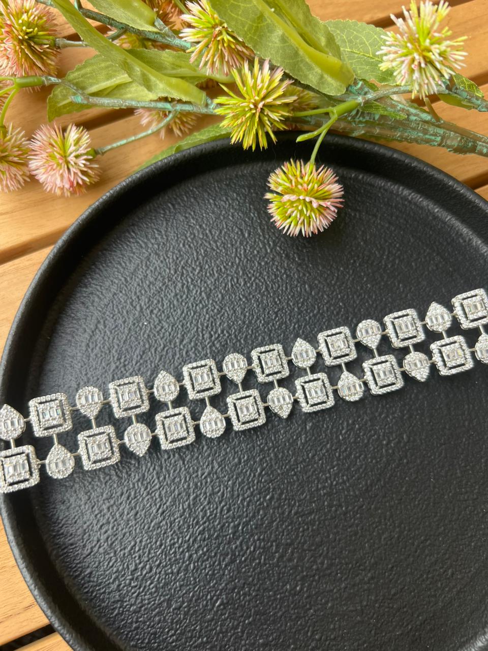 GENESIS CHOKER SET